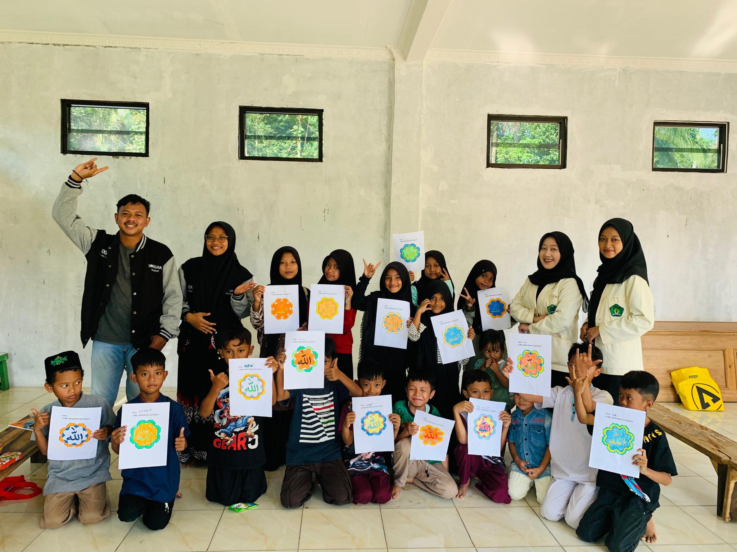 BERITA KEGIATAN PEMBERDAYAAN KELOMPOK 10 KKN DESA CIPETE: SEMARAK LOMBA HUT RI KE-79 DI TPQ DARUL MUTTAQIN